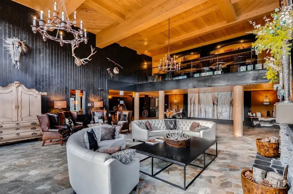 Luxury 2 Bedroom Ski in, Ski Out Mountain Vacation Rental Just Steps from the Snowflake Ski Lift in Breckenridge