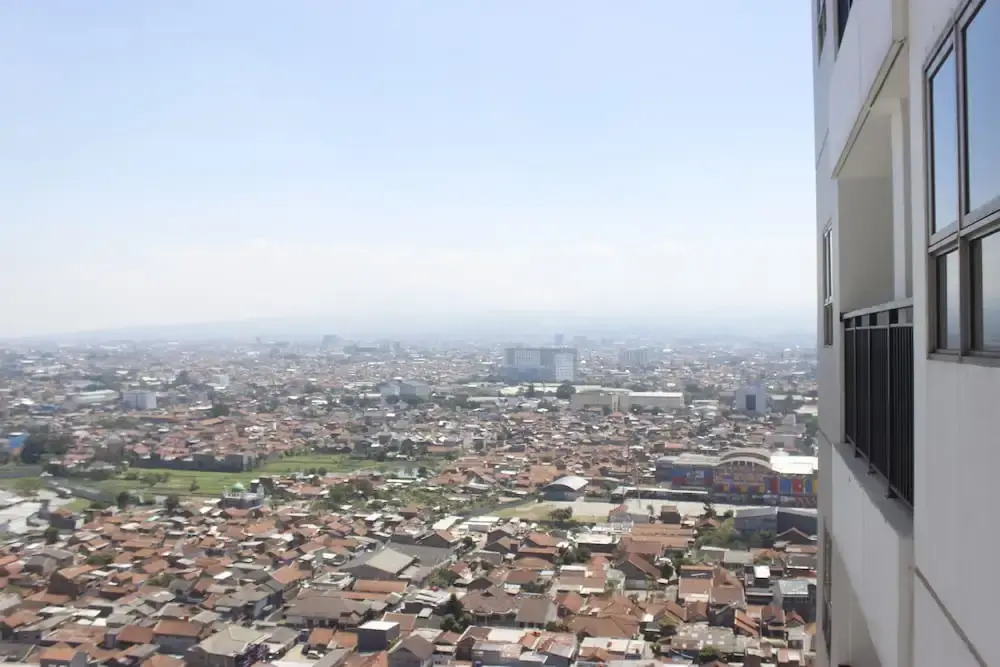 Gorgeous Studio at Mekarwangi Square Apartment with Mountain View
