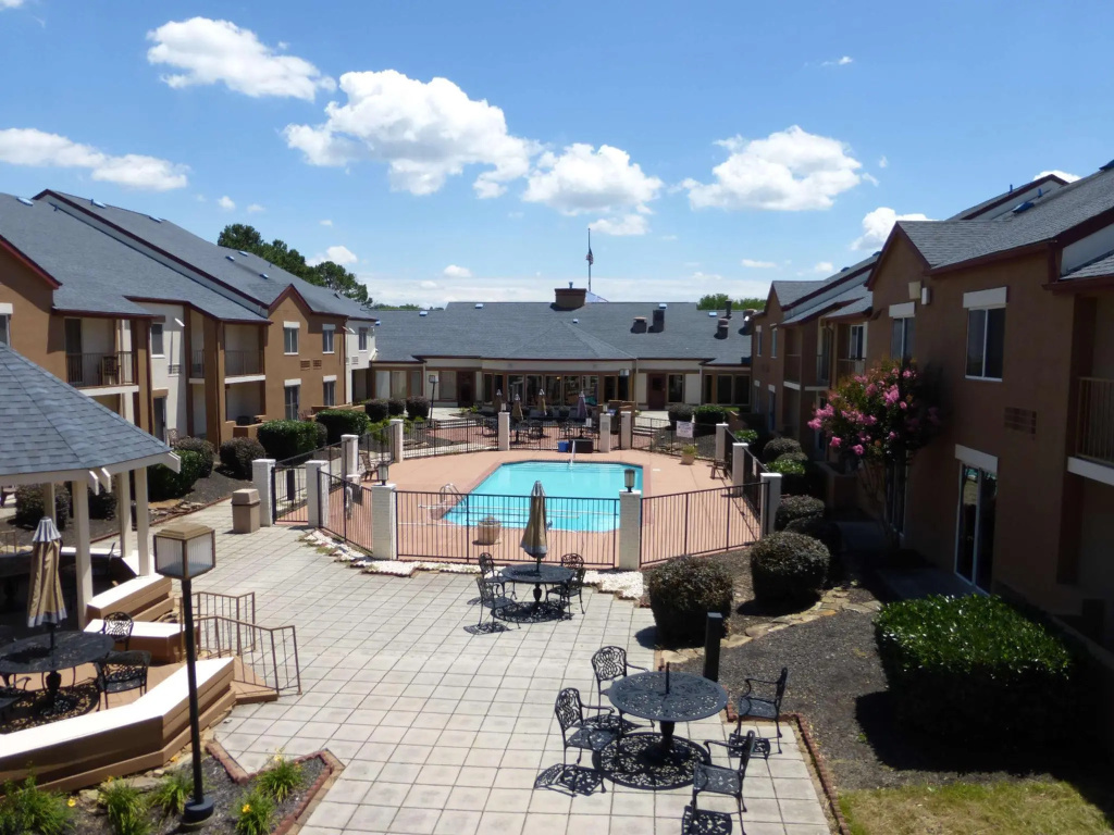 Red Roof Inn PLUS+ & Suites Knoxville West - Cedar Bluff