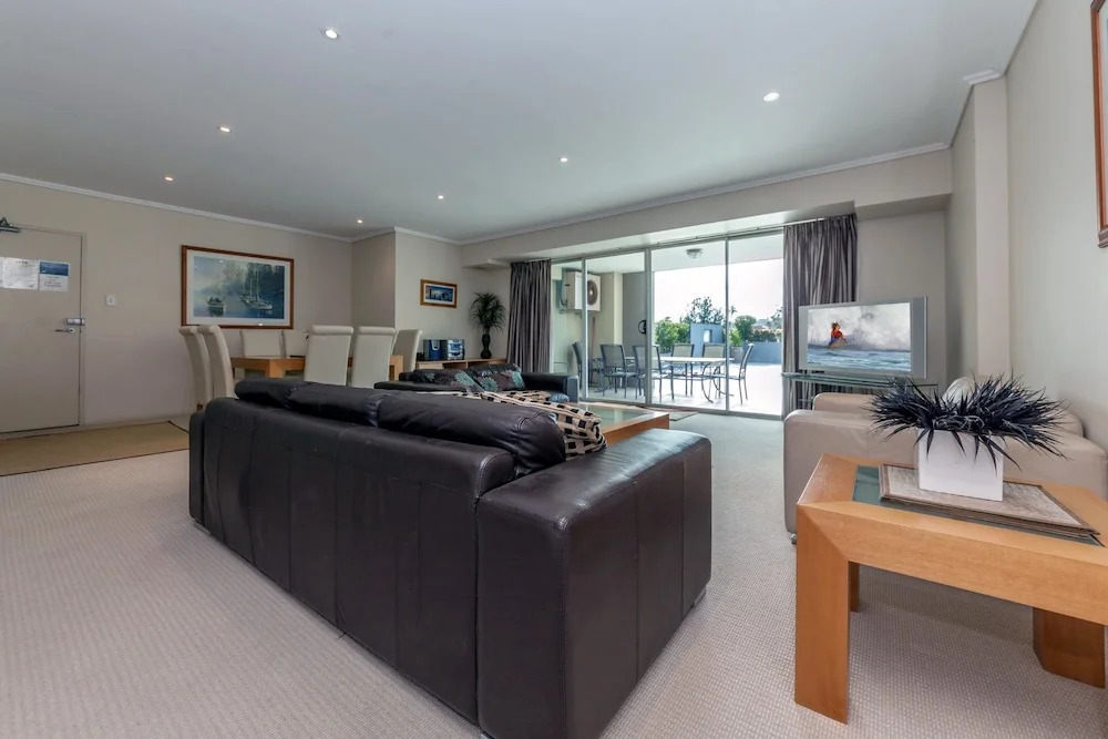 Scirocco, Unit 1/23 Tomaree Street