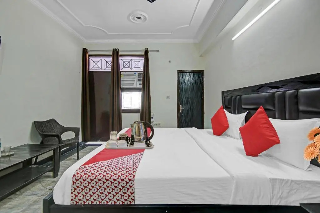 Oyo 87944 Hotel Rudra