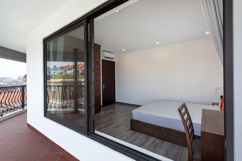 Granda West Lake Apartment