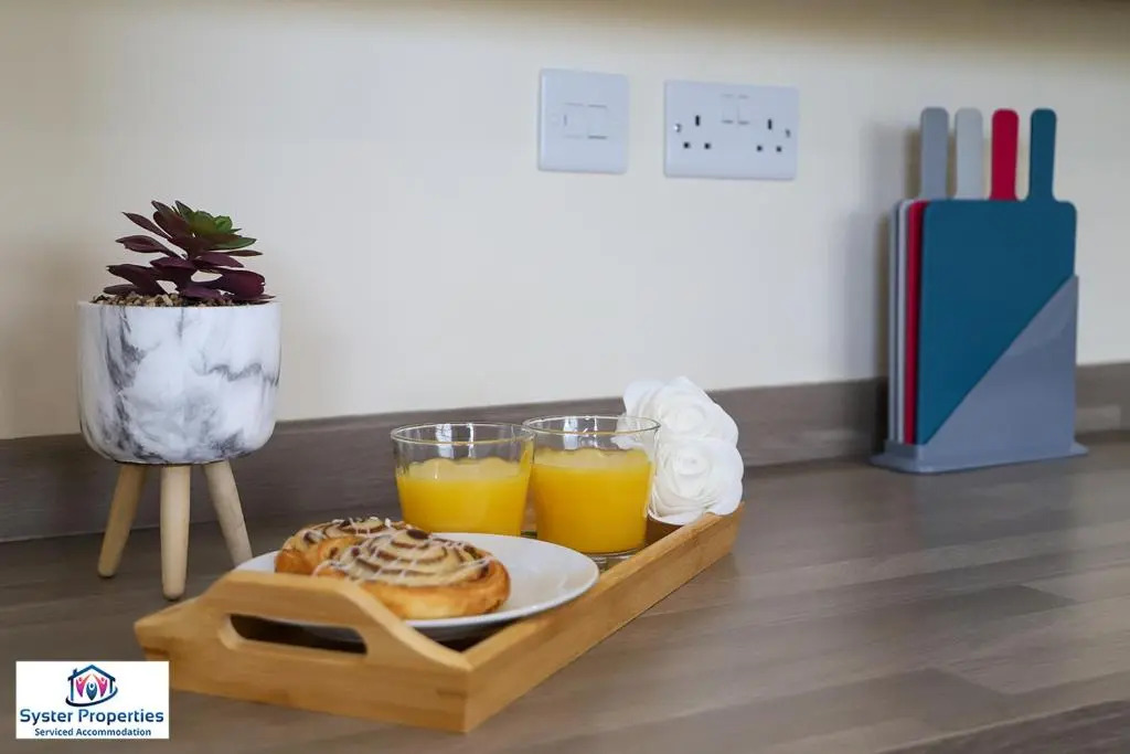 Syster Properties Serviced Accommodation Leicester 5 Bedroom House Glen View