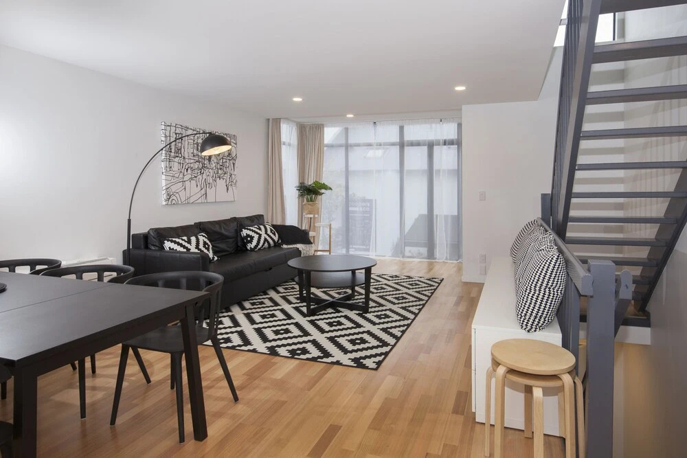 Star Struck Luxury - Inner City Townhouse