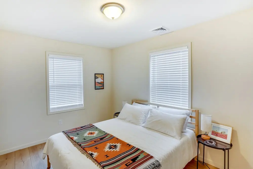 Sleepy Hollow Lake Home w/ Deck, Pool Access