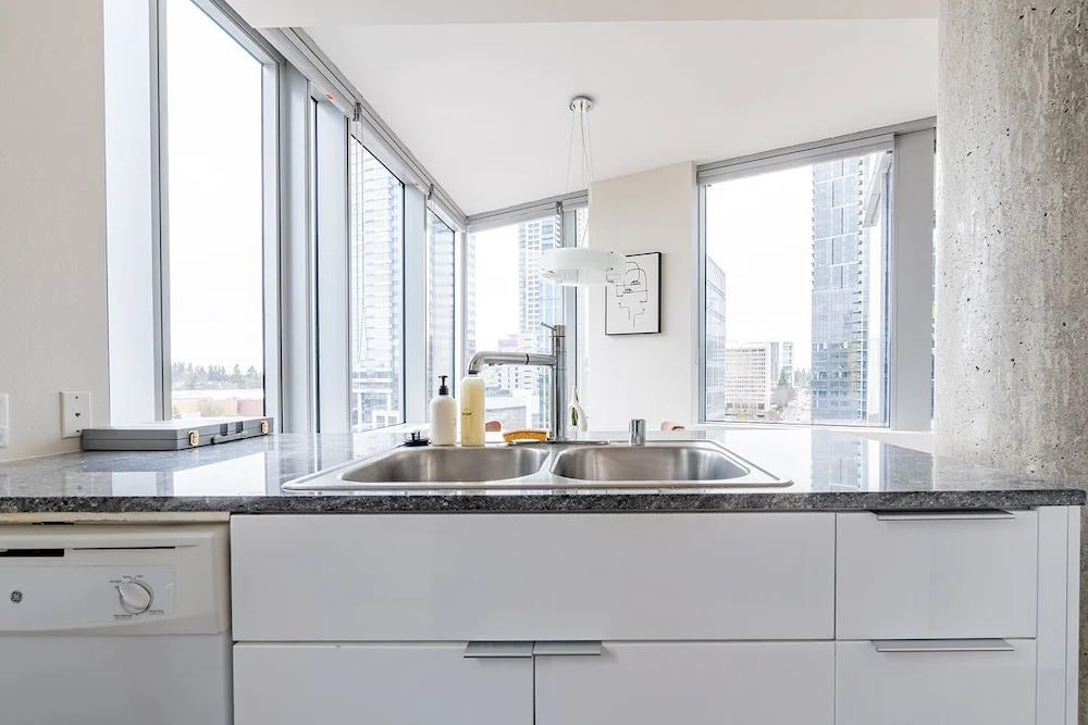 Sophari Towers: Bellevue Apartments