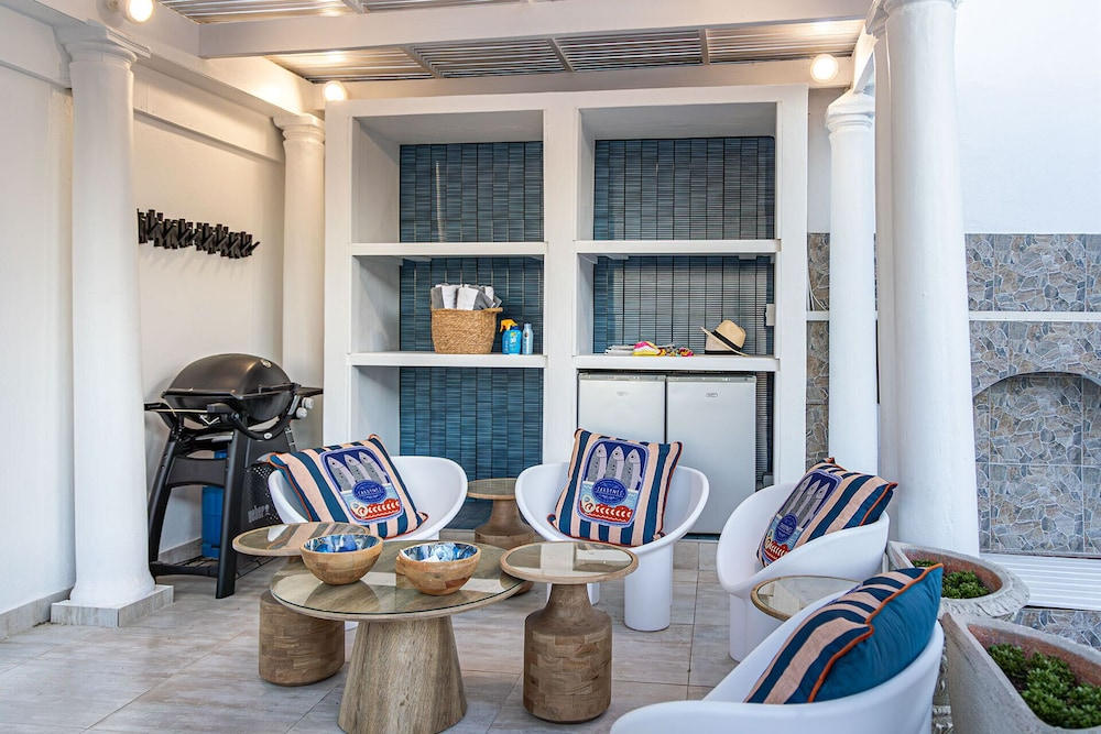 Clifton YOLO Spaces - Clifton Petite Villa