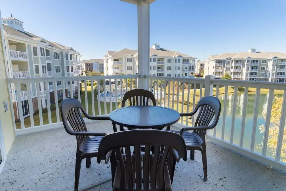 Magnolia Pointe Luster Leaf 4837-302