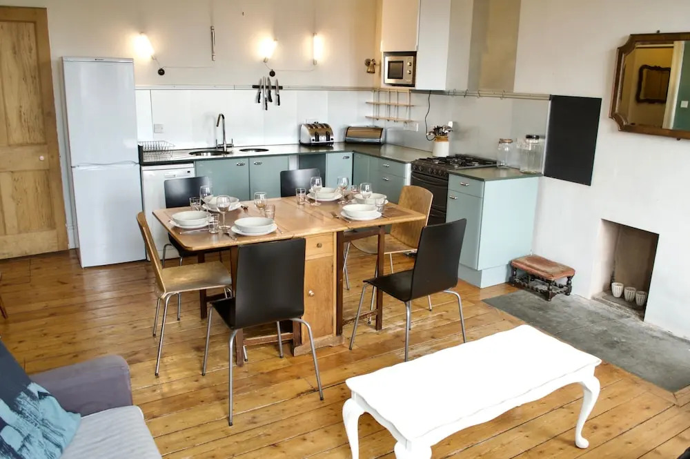 Central 3 Bedroom Flat