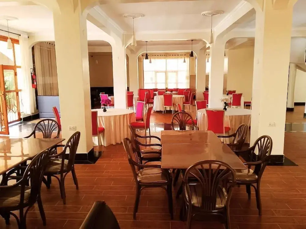 Oloirien Hotel & Resort