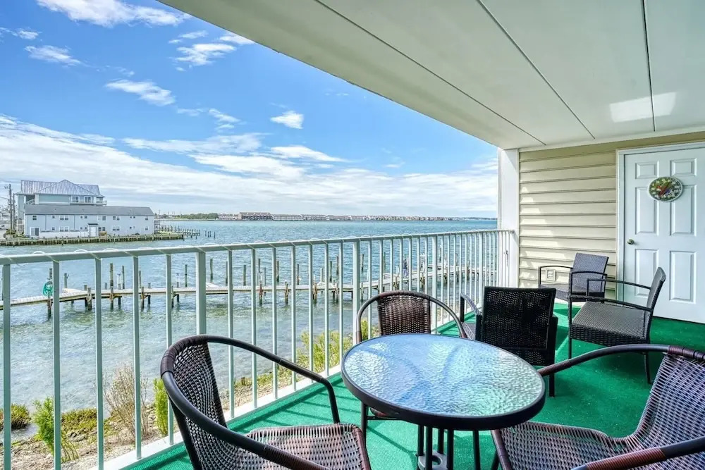Thunder Island 147d 2 Bedroom Condo by RedAwning