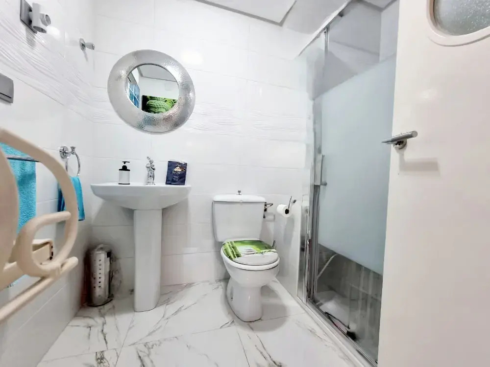 Charming Upper Bungalow With Terrace and Communal Pool in Torrevieja