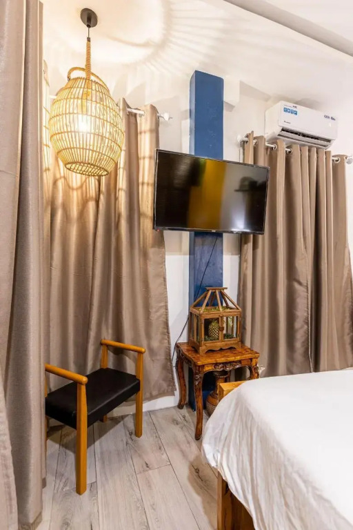 Rain Airport Bed and Breakfast
