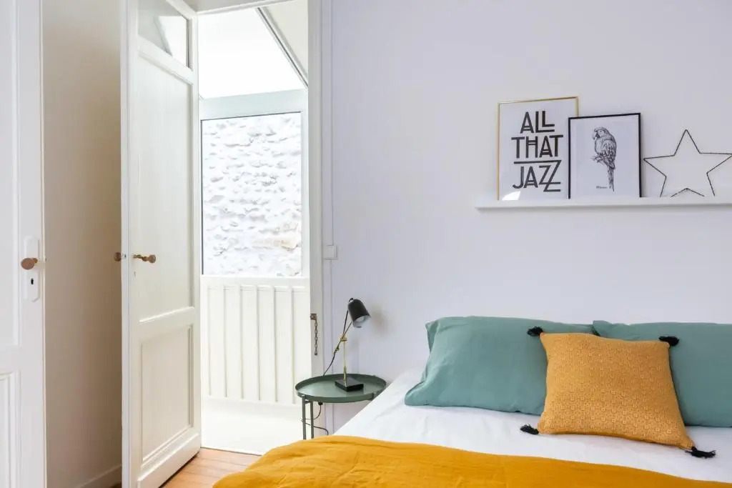 Modern Apartment in City Center for up to 4 Guests!