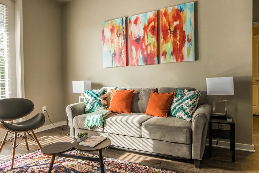 Baymeadows 2 BR Apt by Frontdesk
