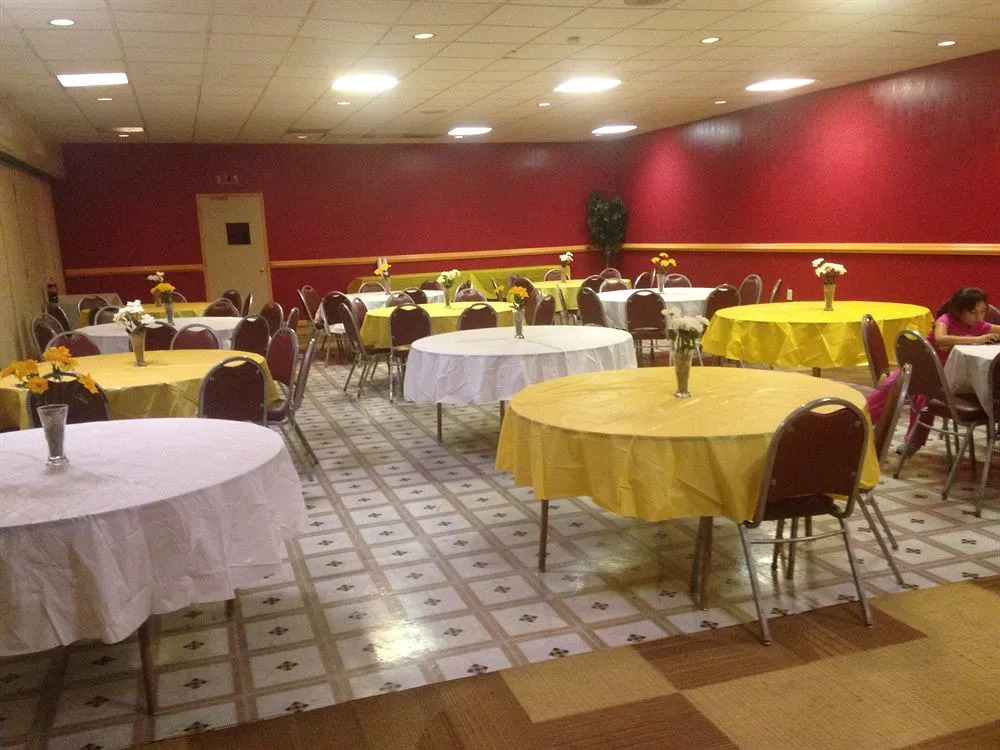 Super 8 by Wyndham Goldsboro