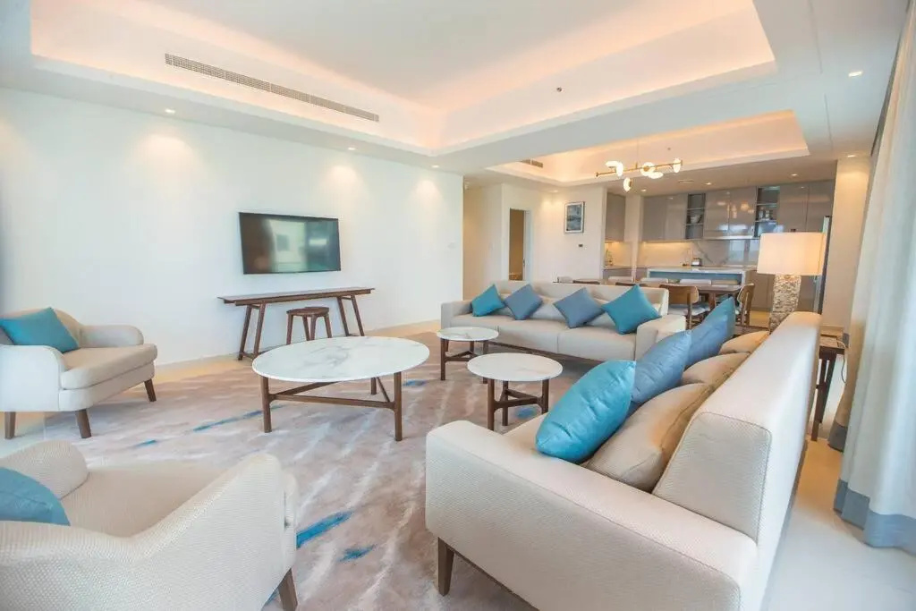 Luxurious 5 Bedroom Apartment - Full Ocean view