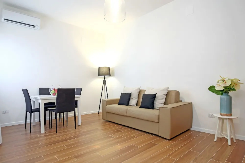 Starhost - GOLDEN APARTMENTS