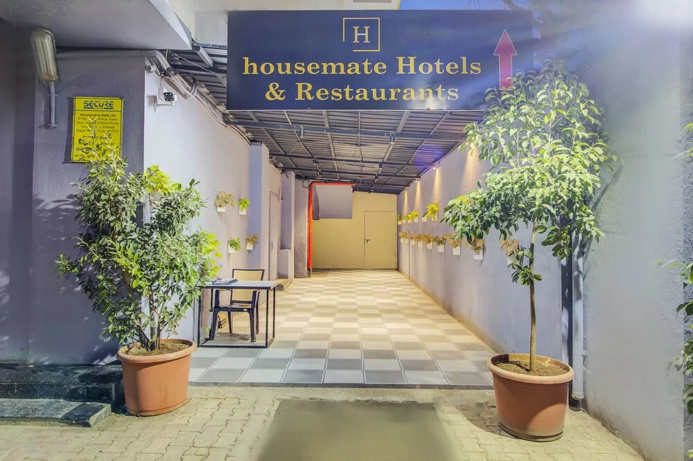 Housemate Hotels