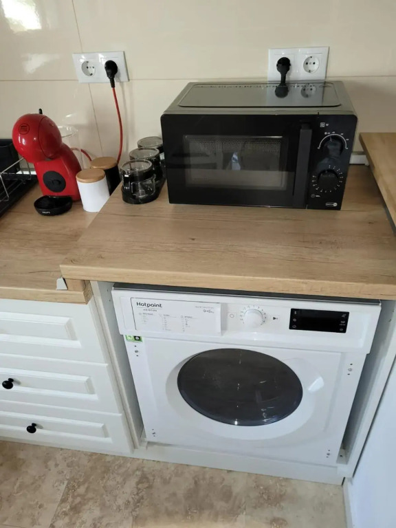 Lovely Apartment Near City Center (w/ Parking)