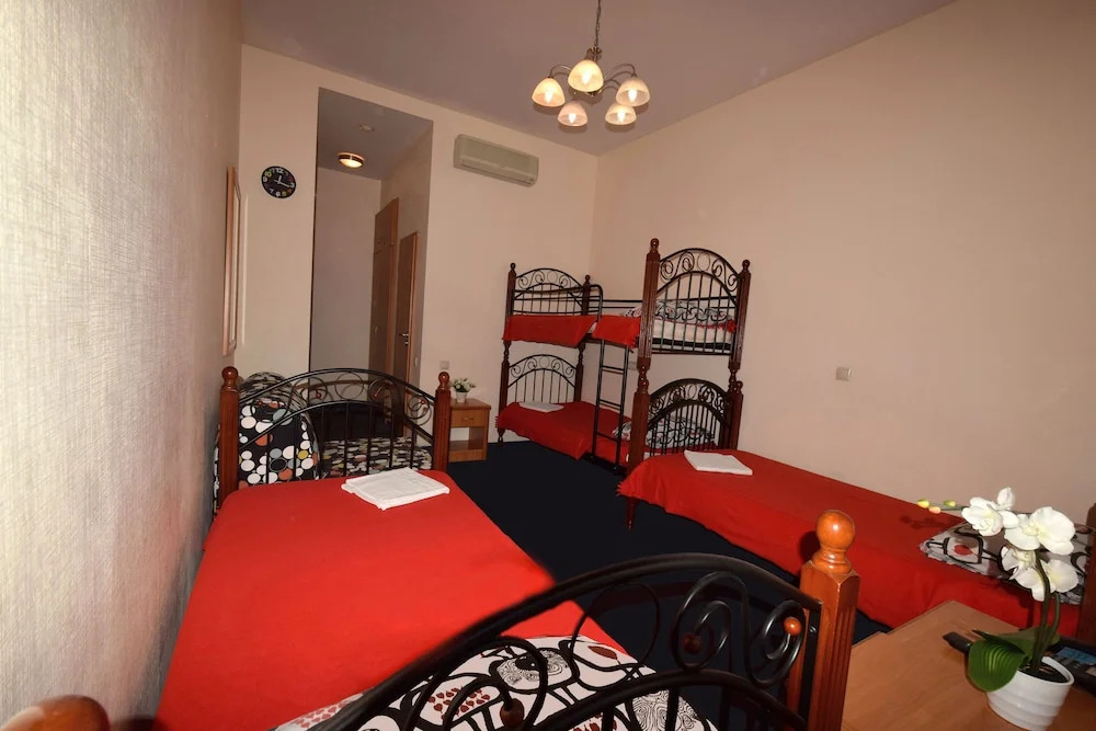ArtBaza Hotel