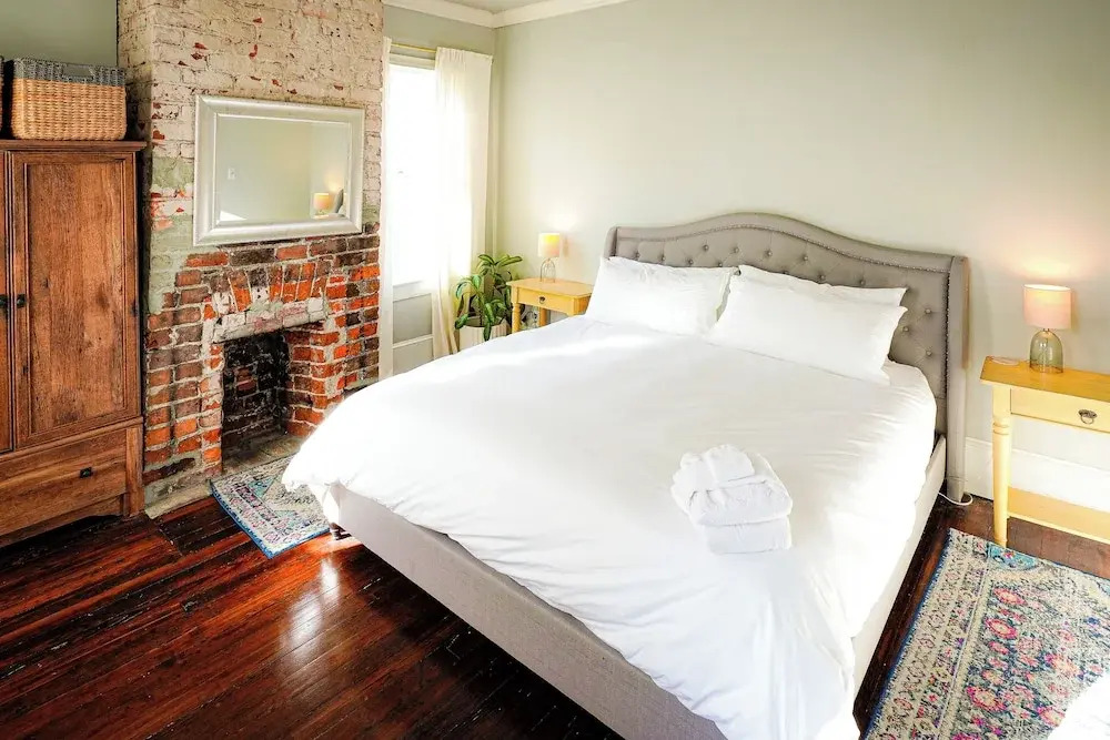 Private Hot Tub: Historic Savannah Home
