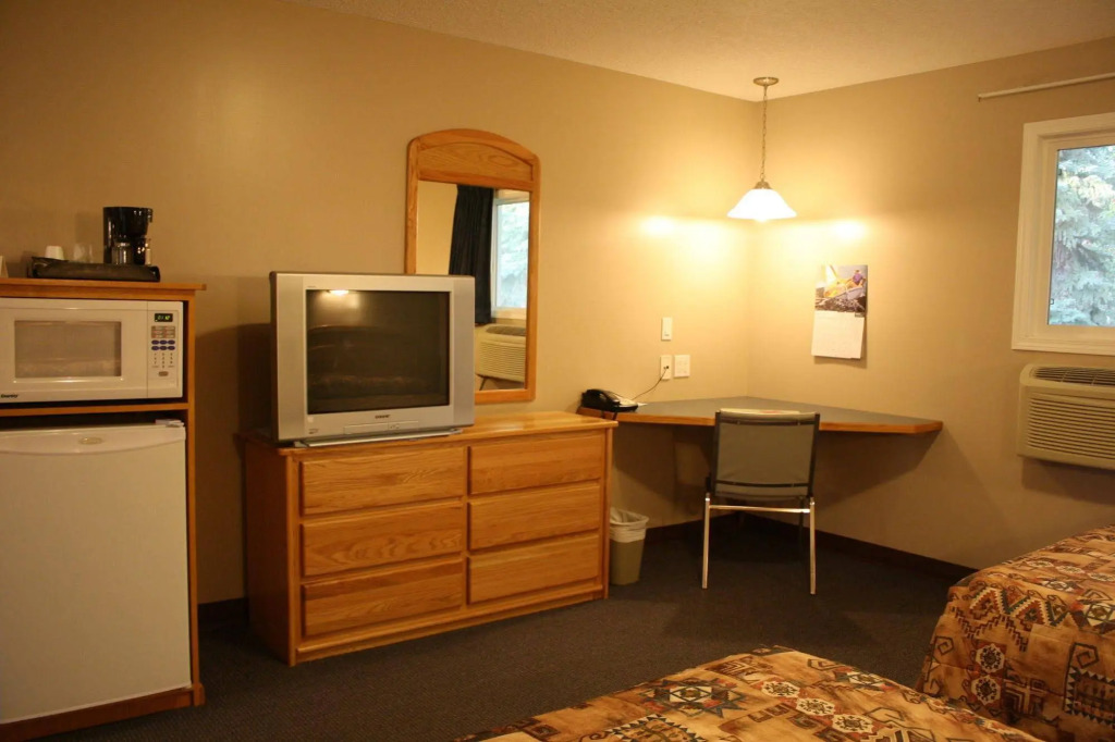 Lamplighter Inn