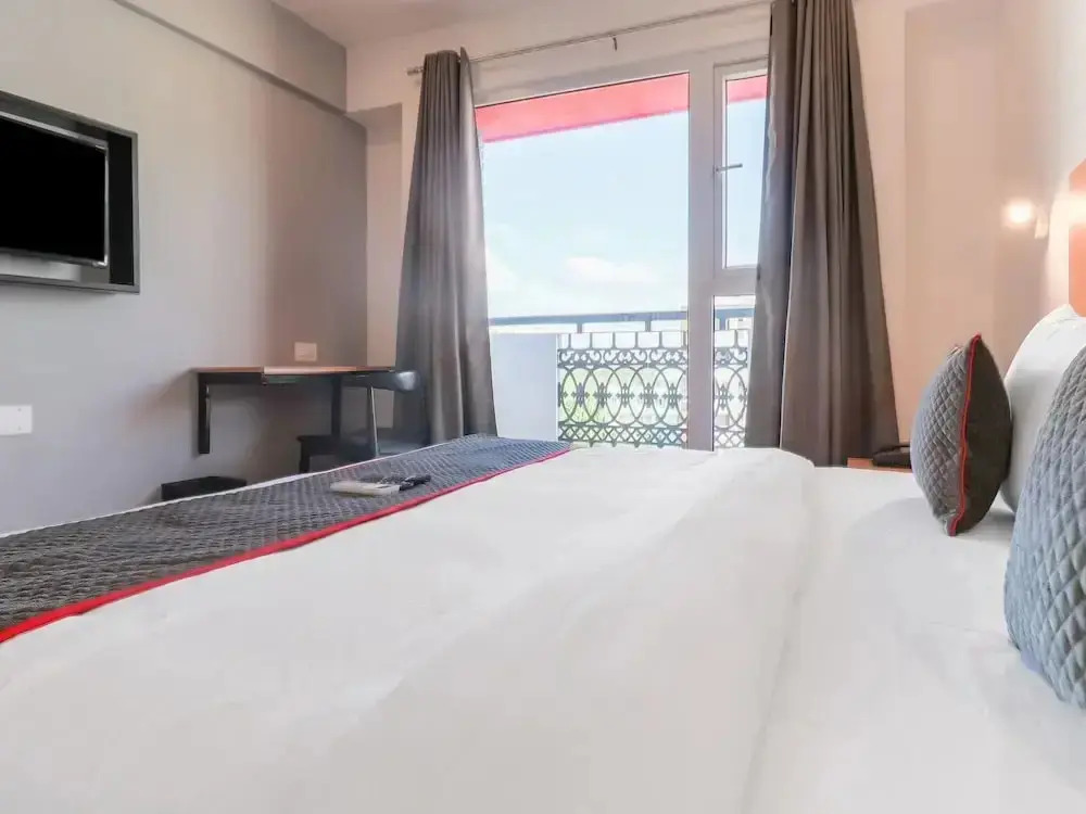Sumithra Inn by OYO Rooms
