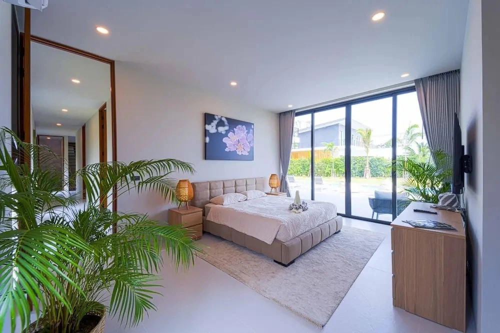 Luxury 5 Bedroom Pool Villa KH-C2