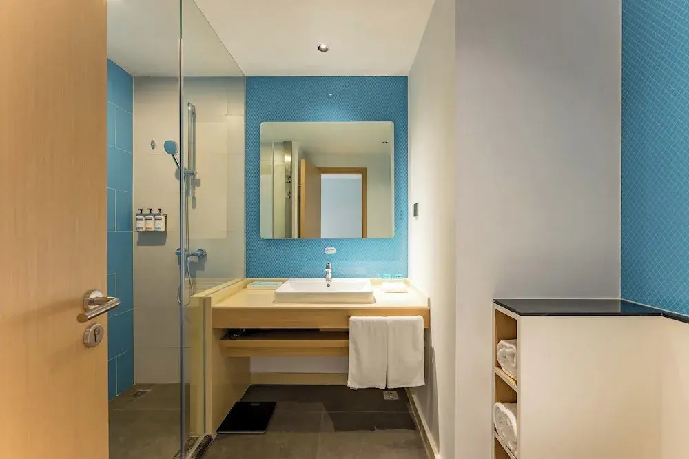 Holiday Inn Express Wuxi East Station by IHG