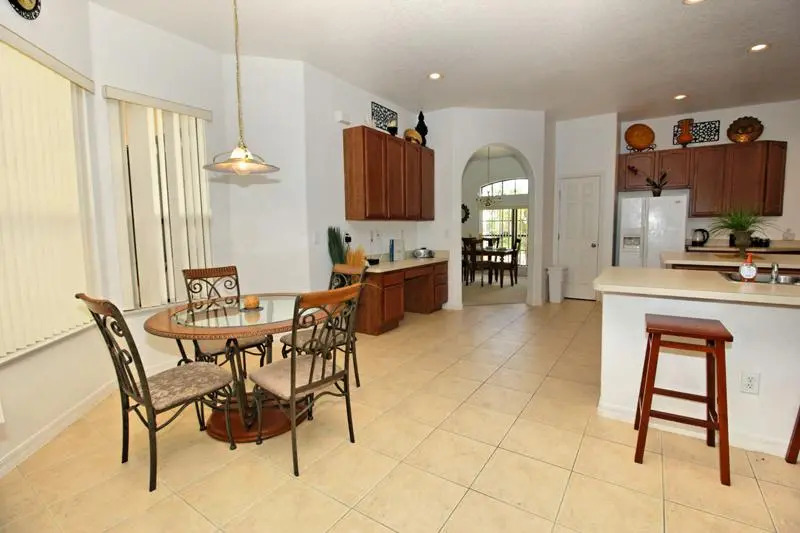 623 Coventry Drive 5 Bedrooms, 3 Bathrooms