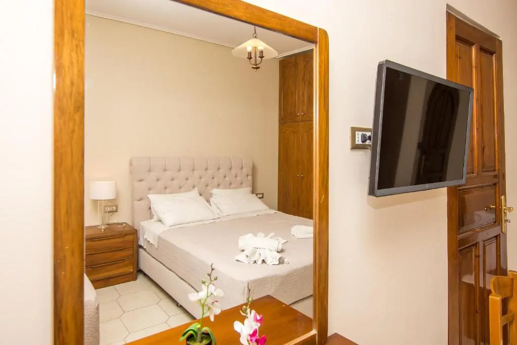 Paradise Bar Apartments