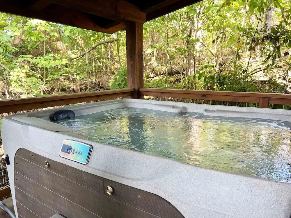 Pine Cove Lodging
