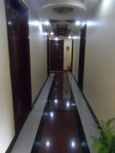 Rooms R Us - Voyagers Palace