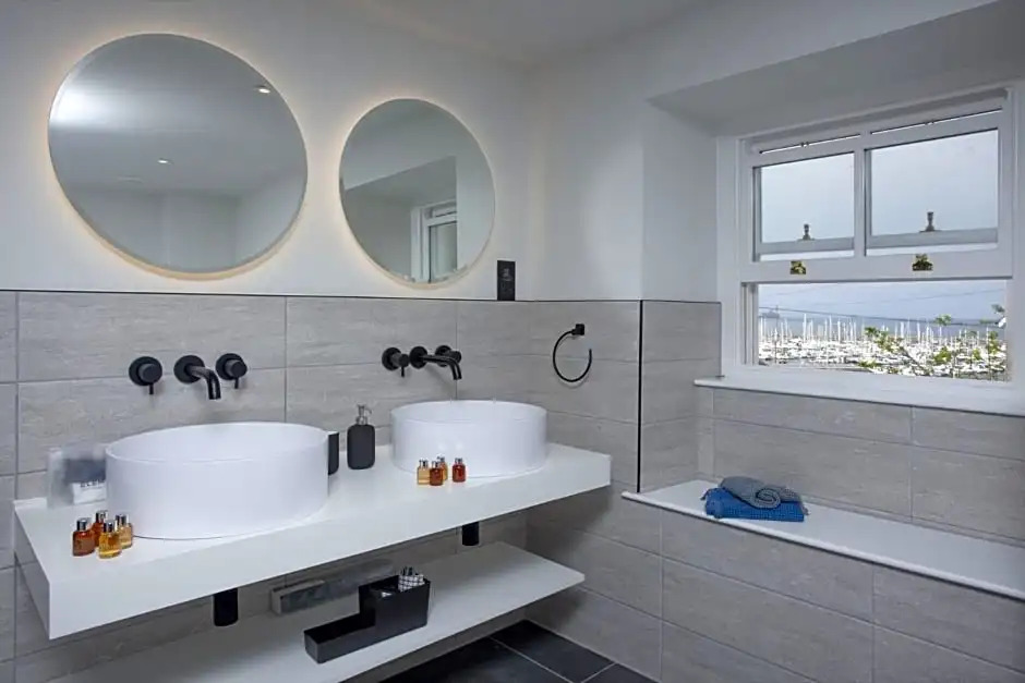 Pilgrim Suite
