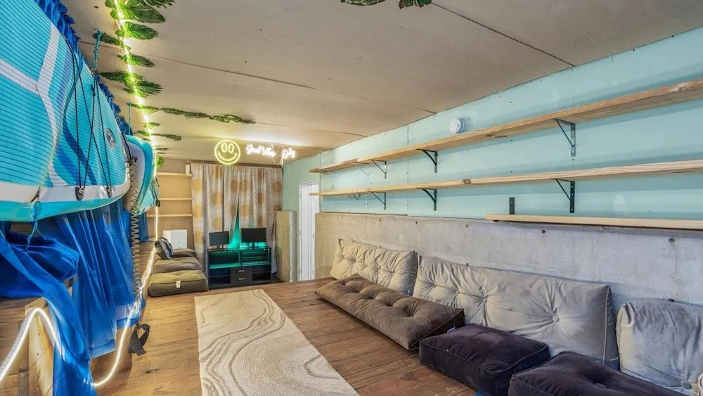 Lakefront Retreat w Pool, Hot Tub & Stunning Views