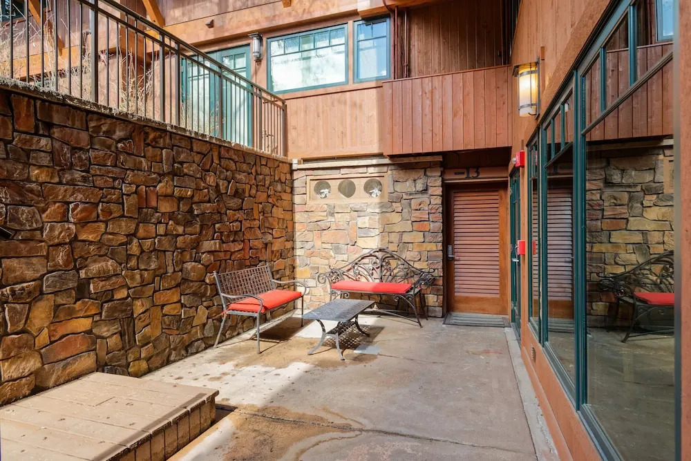 Fasching Haus Condominiums by Frias
