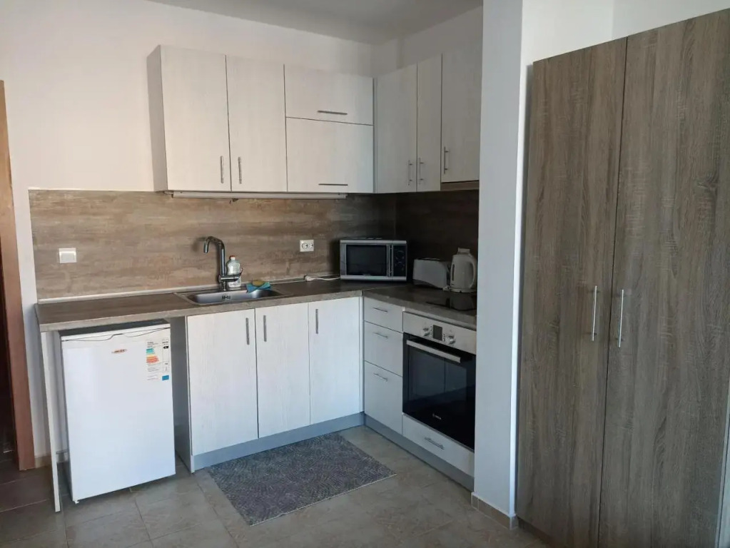 Palm Marina Apartment Complex
