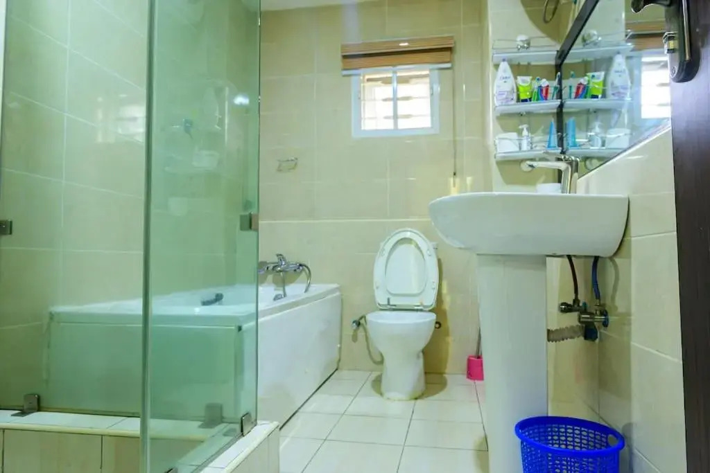 Luxury 4 Bedrooms Apartment 24Hrs Elect/WIFI/Security