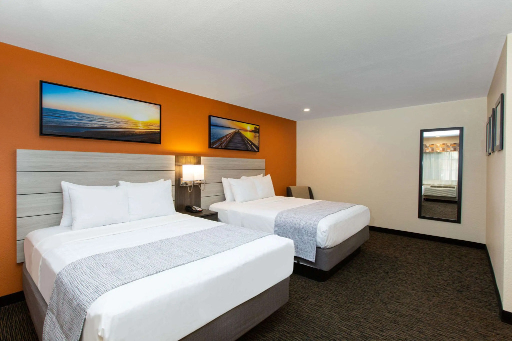 Days Inn by Wyndham Monterey-Fishermans Wharf Aquarium