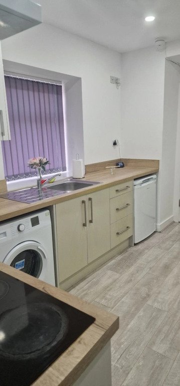 Cozy 1 Bedroom Fully Furnished Apartment