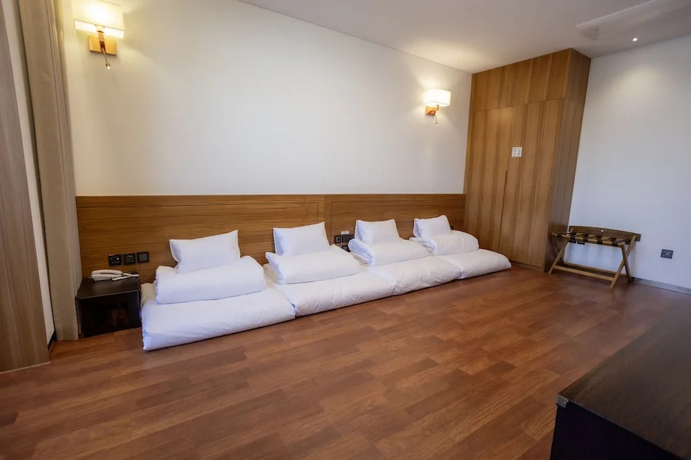 Luel Hotel