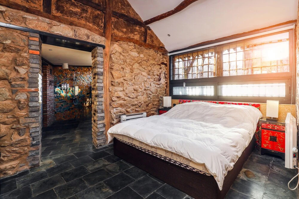 Sansa Village Boutique Hotel at Mutianyu Great Wall Adjoin to Mutianyu Great Wall - Room with the View of Great Wall - Chinese massage experience - Vehicle Shuttle Service - International Catering - SPA& Nail Beauty Facilities