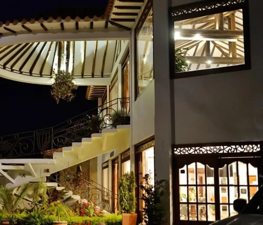 Hotel Puente Piedra