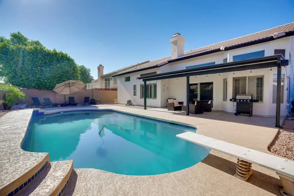 Heated Pool, 2 Mi to Dtwn: Central Peoria Home!