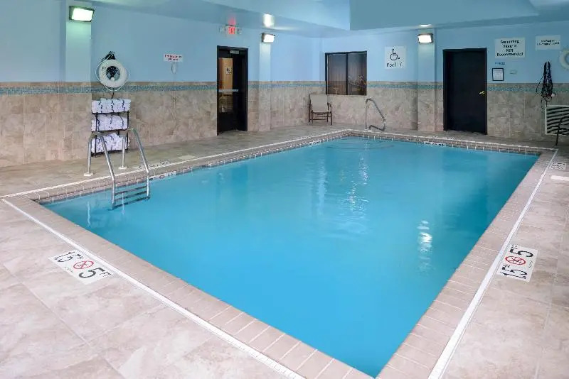 Holiday Inn Express Hotel & Suites Youngstown - North Lima/Boardman by IHG