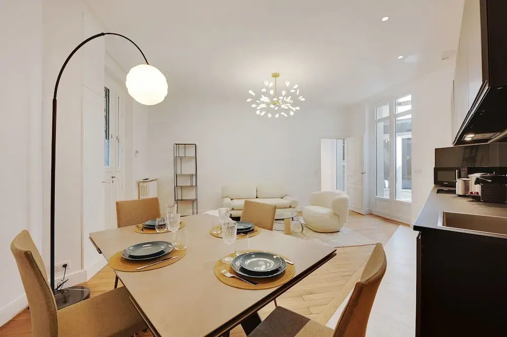 Superb Apartment With Terrace 2br/4p Trocadero