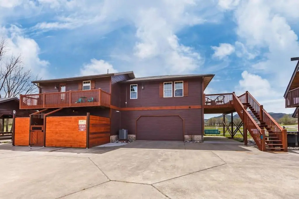 Like New Cabin - Indoor Pool - Theater - Game Rm - Views