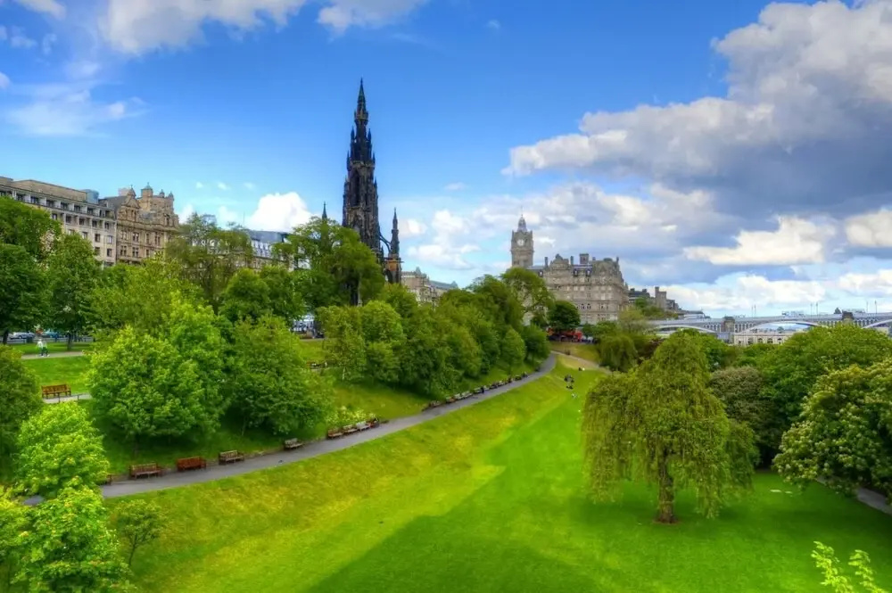 Heart of Edinburgh City Flat