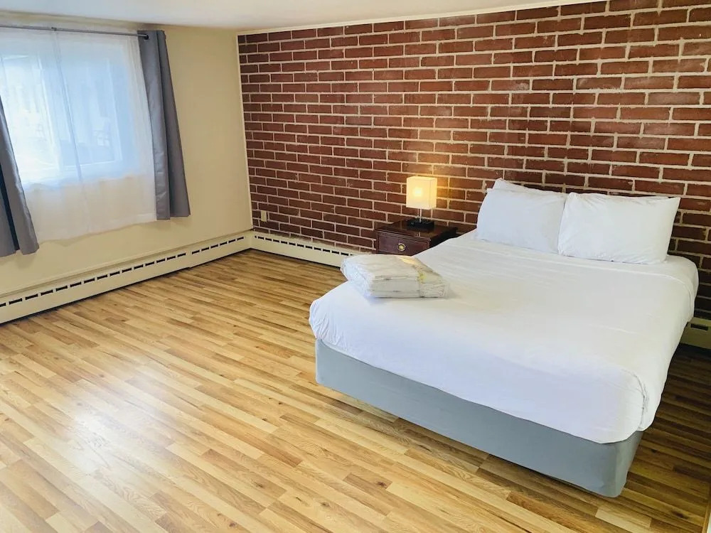Lancaster Motor Inn